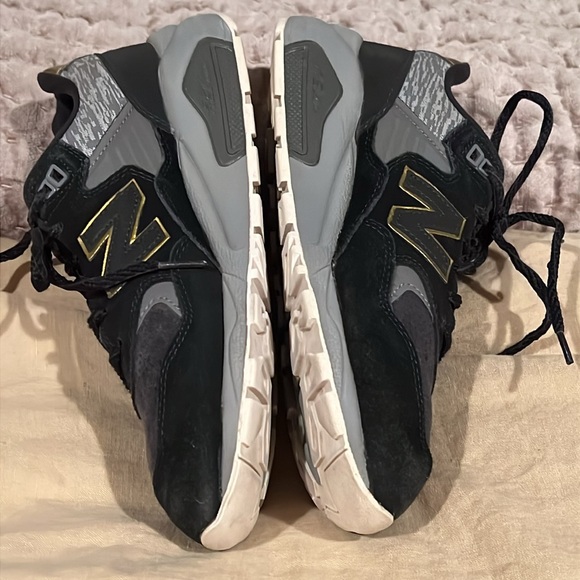 New Balance Women's 580 Molten Metal Sneakers Shoes WRT580JA - Picture 5 of 9